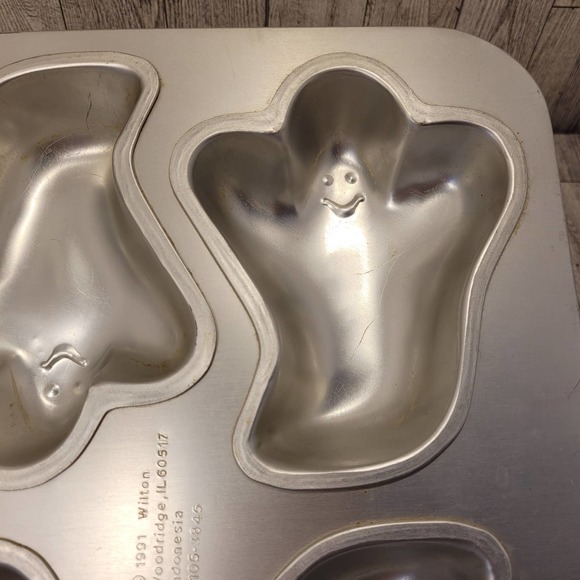 Wilton Mini Ghost Cake Pan 1991 Halloween Baking Mold - Picture 7 of 9